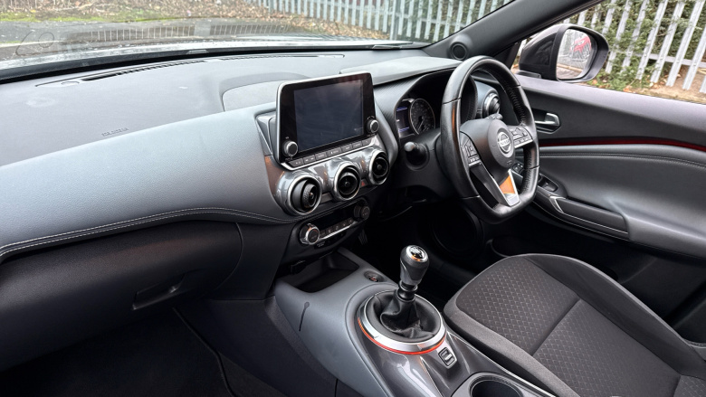 Nissan Juke 1.0 DiG-T N-Connecta 5dr Petrol Hatchback